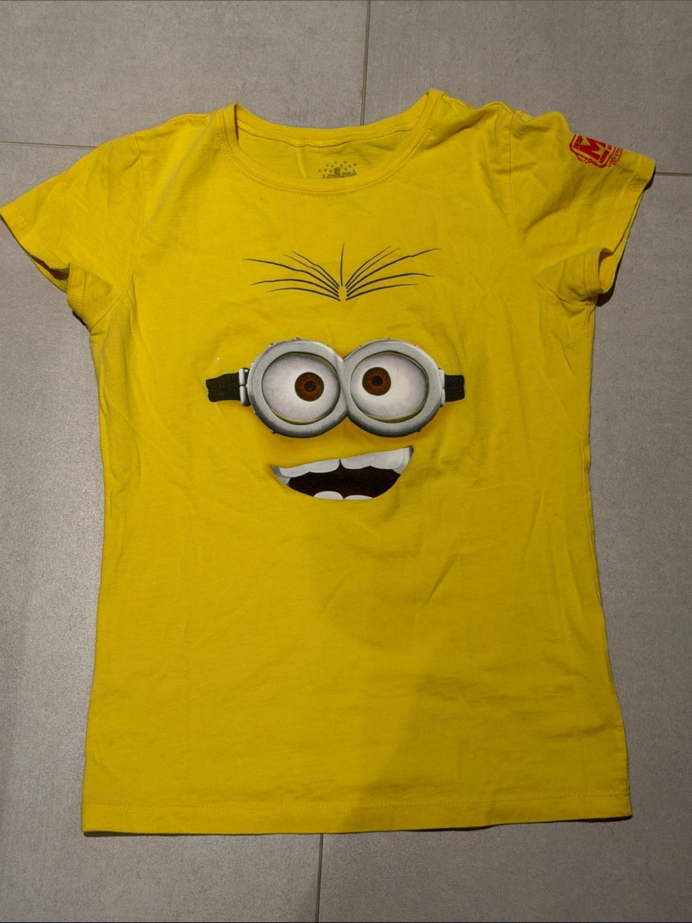 Universal Studios Kids Large Yellow Minion Graphic Tee